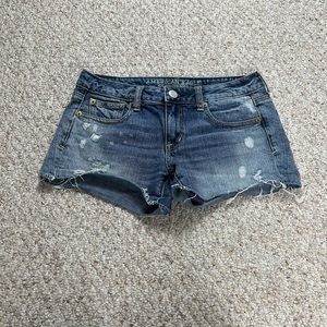 American Eagle Outfitters Boyfriend Denim Blue Jean Shorts Distressed Womens 4